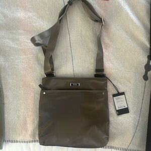 Brand new, unused with tags on brand new condition no issues